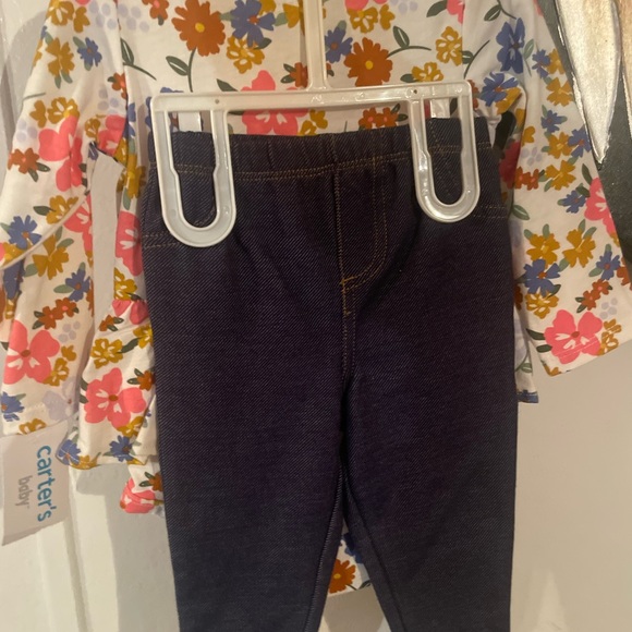 Baby 2-Piece Floral Bodysuit & Pant Set (9m) - Picture 2 of 4